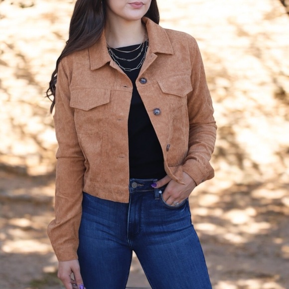 Women’s Button-Front Corduroy Flap Pocket Button-Up Crop Trucker Jacket - Picture 3 of 16